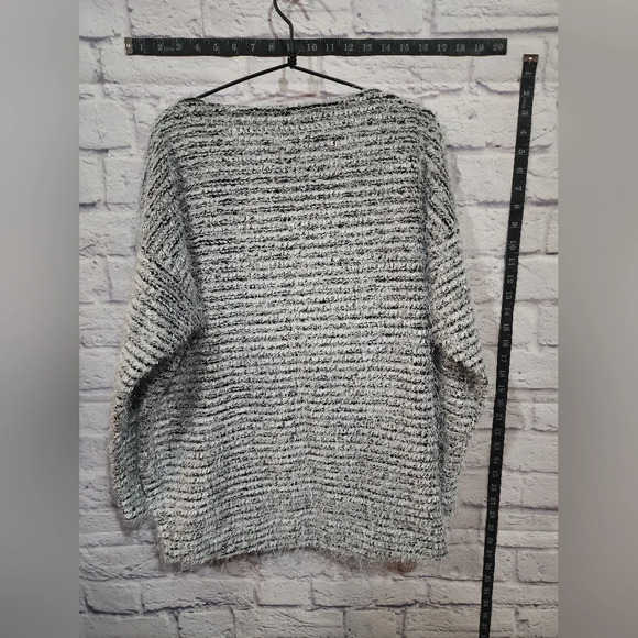 Jones New York textured sweater in marbled black and white. Size Small - Picture 2 of 5